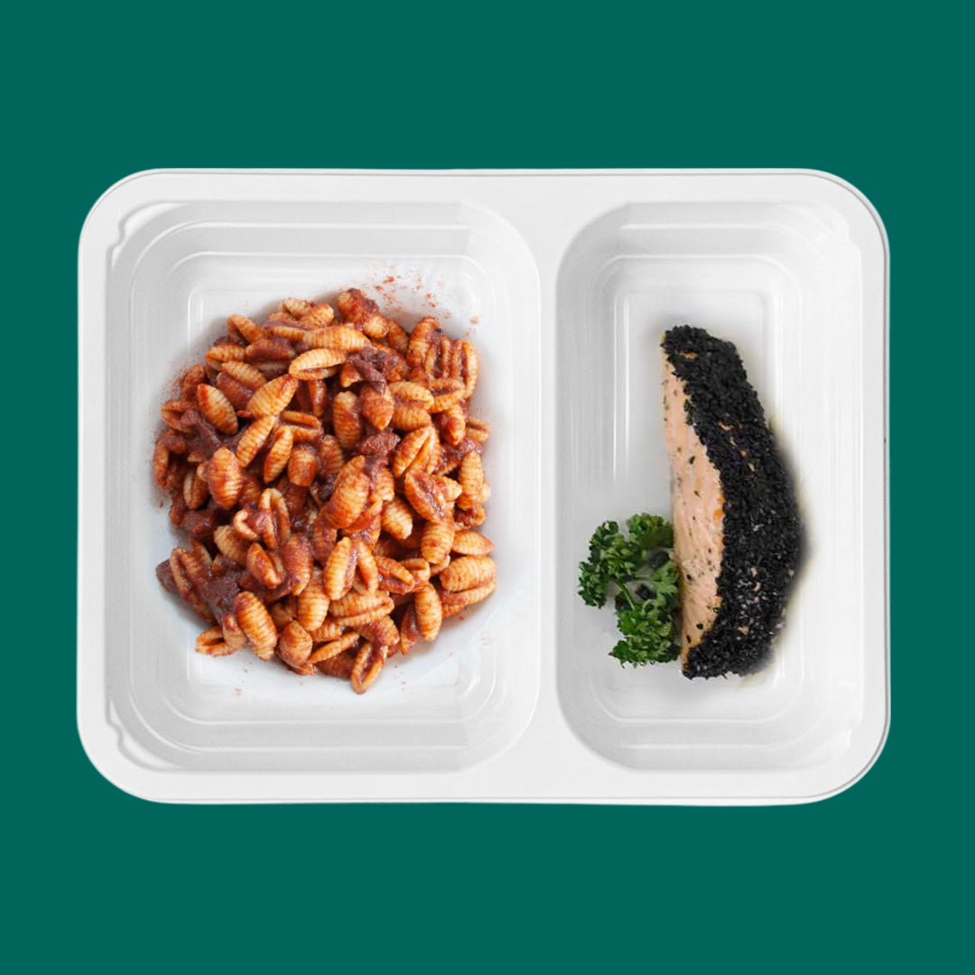 Gnocchetti sardi al ragù di polpo e paprika + salmone al sesamo