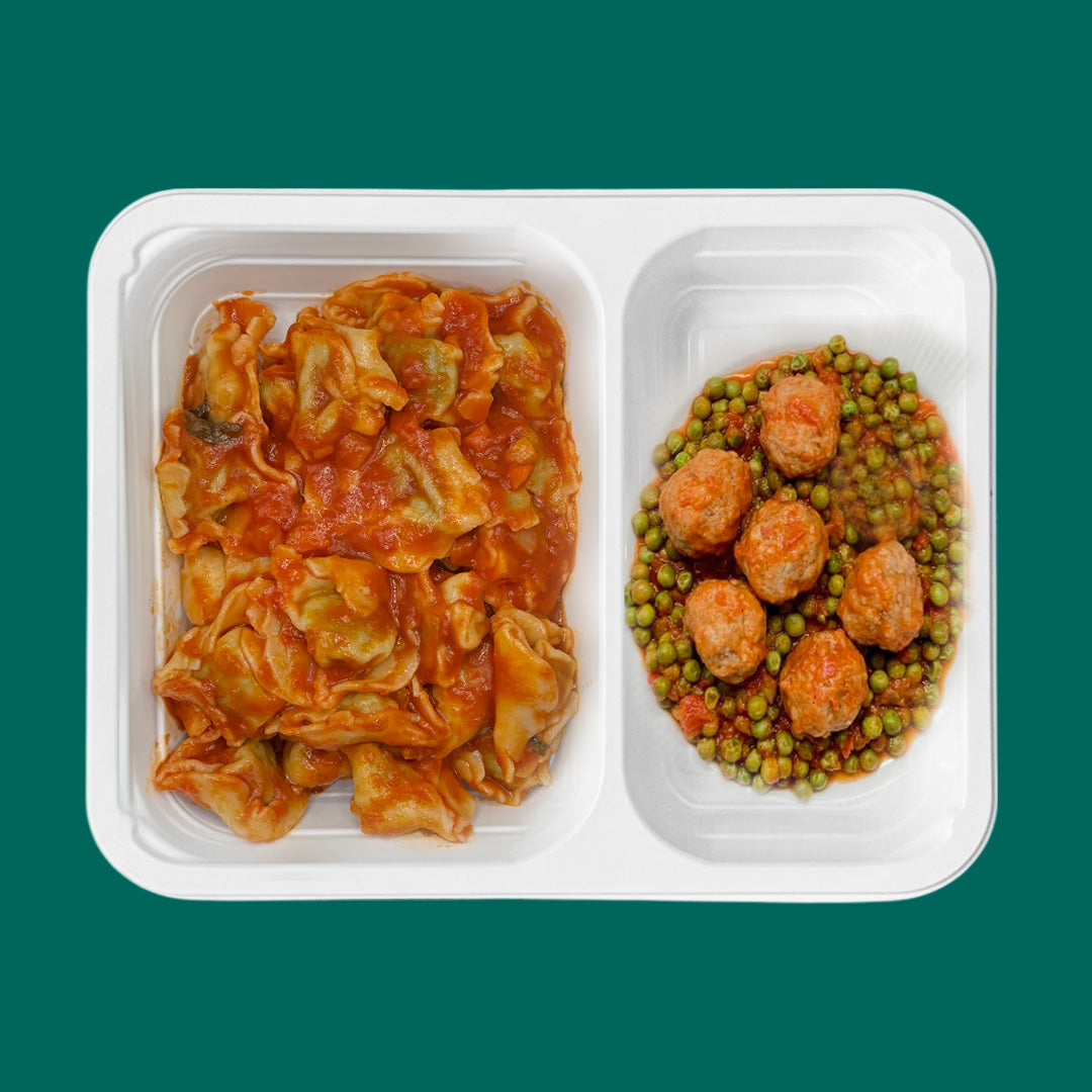 Ravioli di magro al pomodoro + polpette sugo e piselli